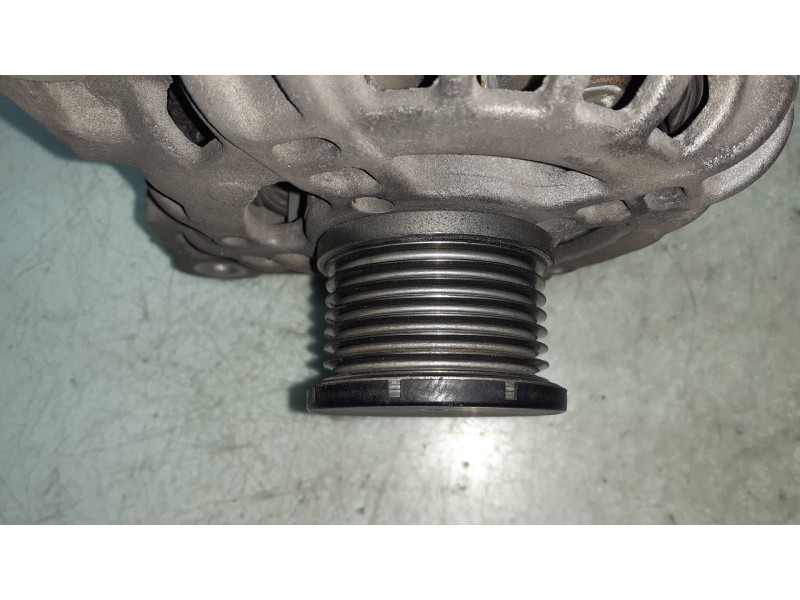 Recambio de alternador para smart fortwo coupe basis (52kw) (453.342) referencia OEM IAM 231006007R BOSCH 90A