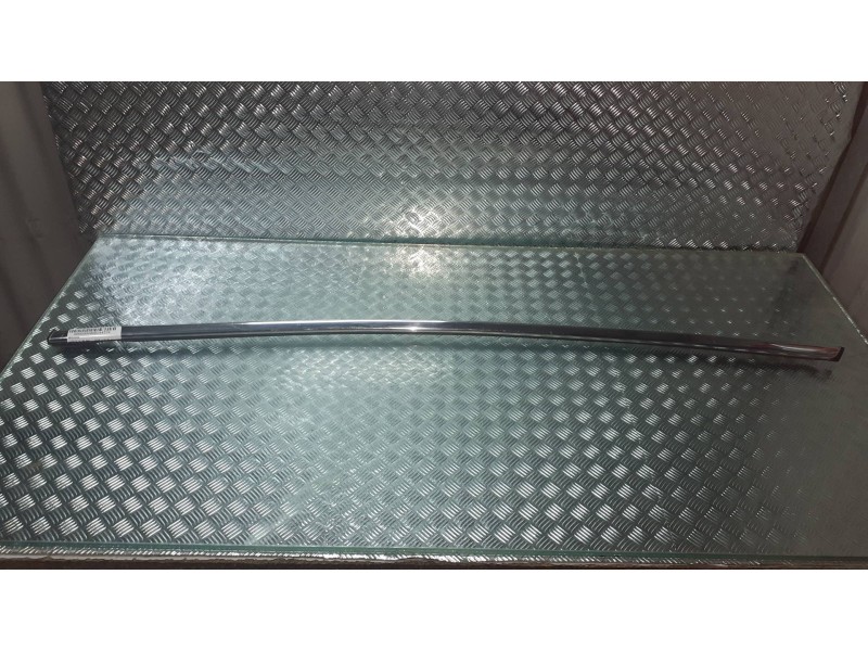 Recambio de moldura para citroen c4 lim. feel referencia OEM IAM 9687378580 9687378777B CRISTAL