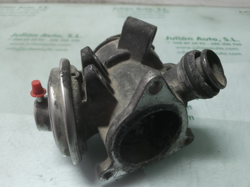 Recambio de valvula egr para mercedes-benz clase c (w203) berlina 220 cdi (203.006) referencia OEM IAM A6110900754  