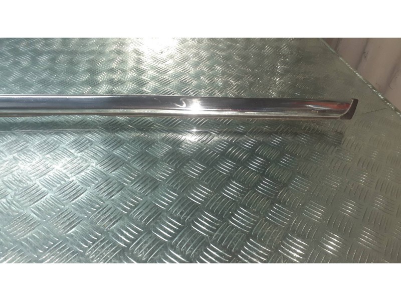 Recambio de moldura para citroen c4 lim. feel referencia OEM IAM 9687378580 9687378777B CRISTAL