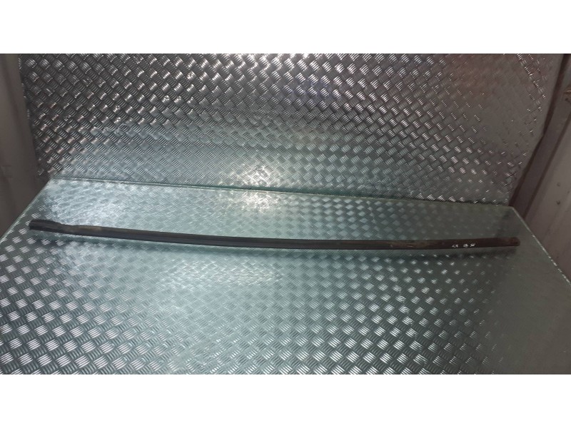 Recambio de moldura para citroen c4 lim. feel referencia OEM IAM 9687378580 9687378777B CRISTAL