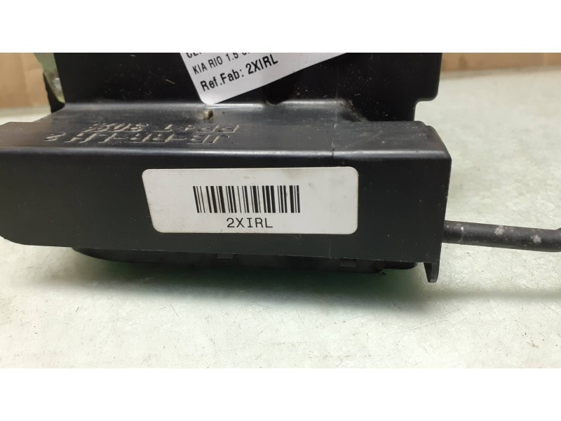 Recambio de cerradura puerta trasera izquierda para kia rio 1.5 crdi ex1 referencia OEM IAM 2XIRL  