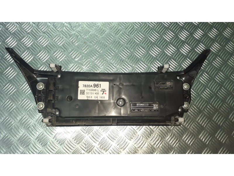 Recambio de mando climatizador para mitsubishi eclipse cross top 4wd referencia OEM IAM 7820A961 DC12V450 T15399BL