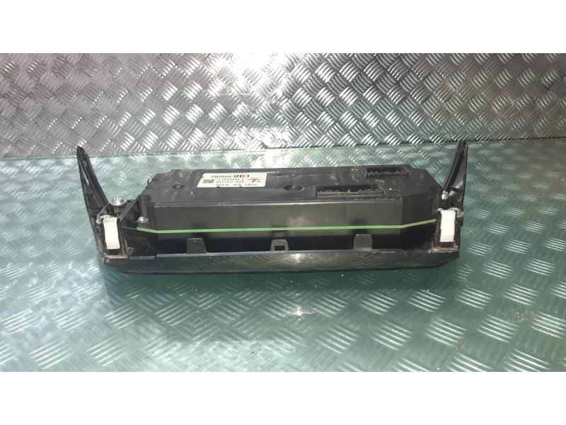 Recambio de mando climatizador para mitsubishi eclipse cross top 4wd referencia OEM IAM 7820A961 DC12V450 T15399BL