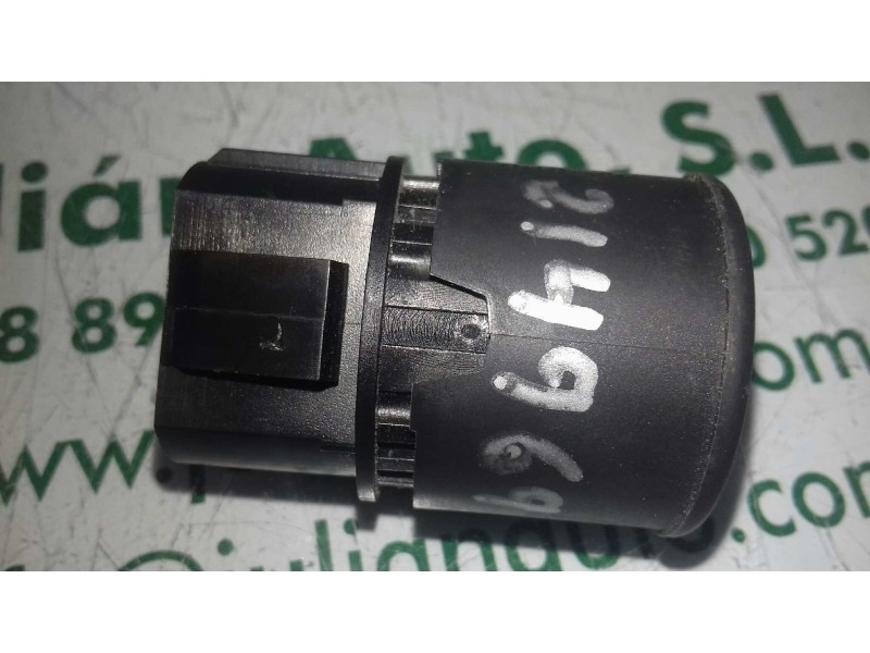 Recambio de interruptor para renault scenic ii confort dynamique referencia OEM IAM 107959A  START STOP