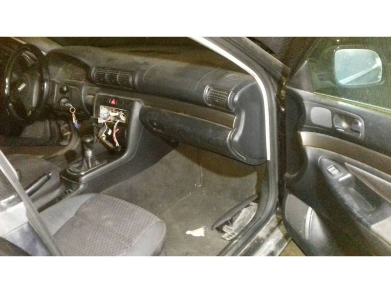 audi a4 berlina (b5) del año 2000