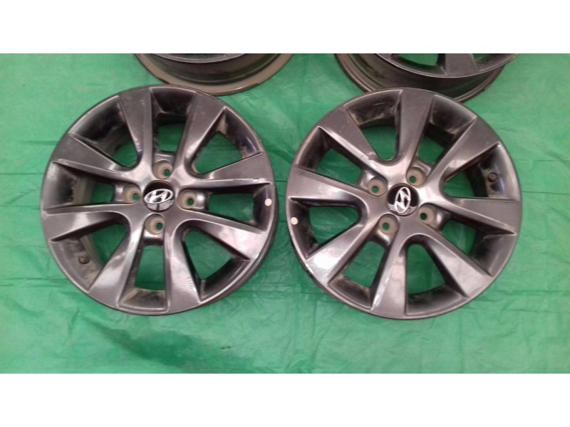 Recambio de juego llantas para hyundai i20 tecno referencia OEM IAM 529101J805 6.0JX15 ALUMINIO