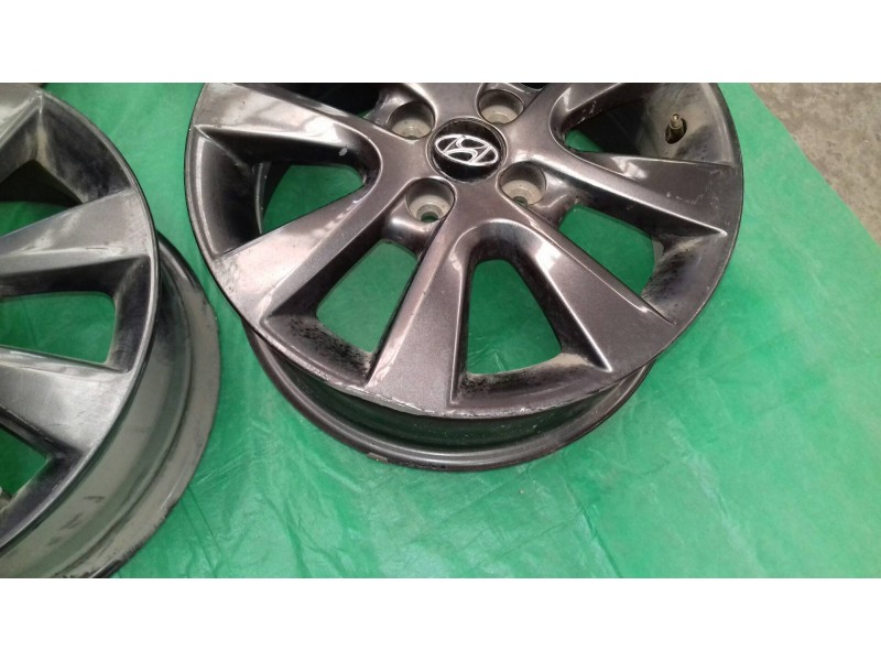 Recambio de juego llantas para hyundai i20 tecno referencia OEM IAM 529101J805 6.0JX15 ALUMINIO