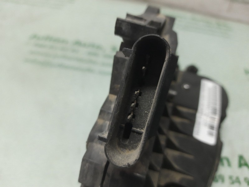 Recambio de cerradura puerta delantera izquierda para ford fiesta (cb1) titanium referencia OEM IAM 8A6AA21813AE  