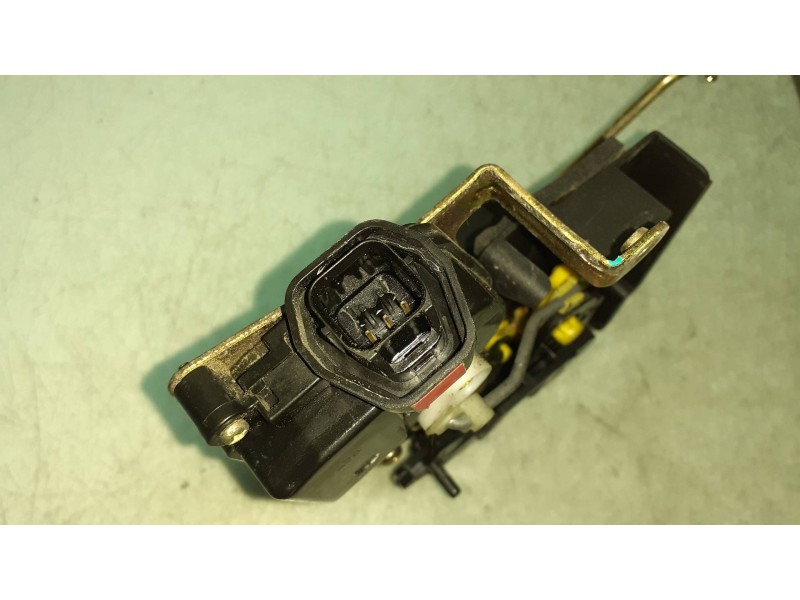 Recambio de cerradura puerta trasera derecha para kia rio 1.4 active referencia OEM IAM 2XIRR  ELECTRICA