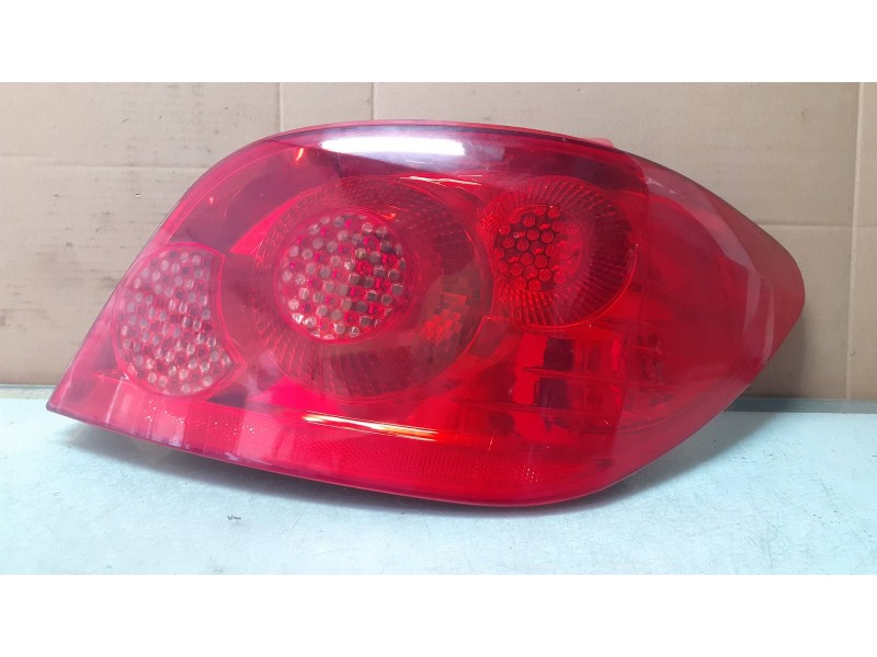 Recambio de piloto trasero derecho para peugeot 307 berlina (s2) xs referencia OEM IAM 9655767480  557674