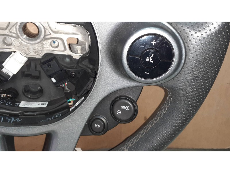 Recambio de volante para smart fortwo coupe basis (52kw) (453.342) referencia OEM IAM A4534600003 484009699R PIEL