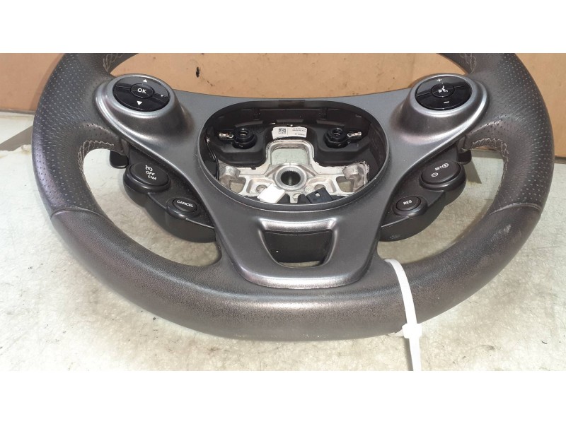 Recambio de volante para smart fortwo coupe basis (52kw) (453.342) referencia OEM IAM A4534600003 484009699R PIEL