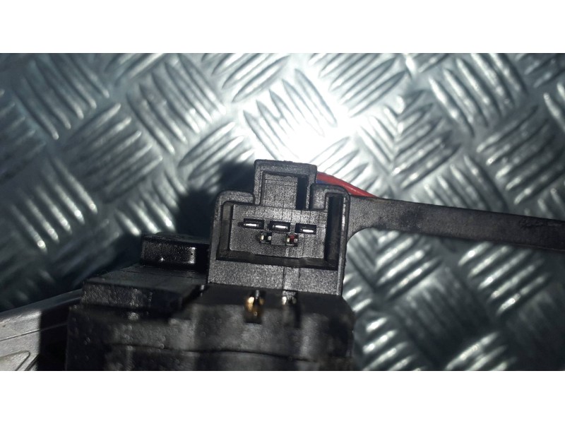 Recambio de mando volante para mitsubishi eclipse cross top 4wd referencia OEM IAM 2401A008 C68269 RADIO