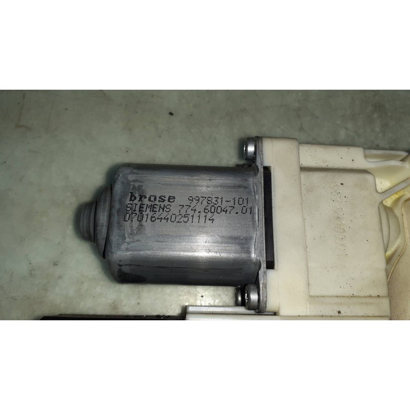 Recambio de motor elevalunas delantero derecho para peugeot 307 berlina (s2) xs referencia OEM IAM 996388103 997831101 774600470