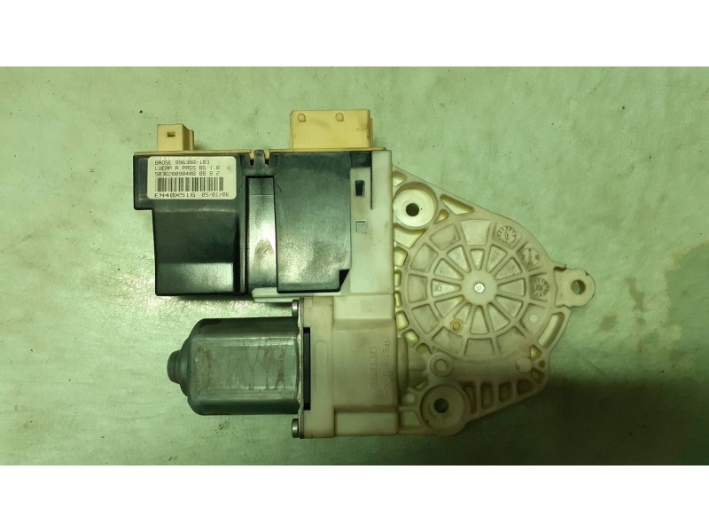 Recambio de motor elevalunas delantero derecho para peugeot 307 berlina (s2) xs referencia OEM IAM 996388103 997831101 774600470