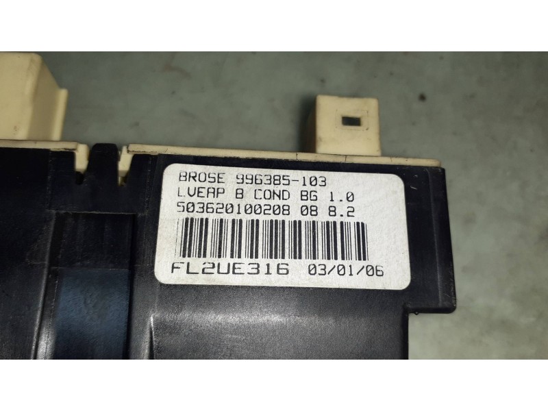 Recambio de motor elevalunas delantero izquierdo para peugeot 307 berlina (s2) xs referencia OEM IAM 996385103 997832101 7746004