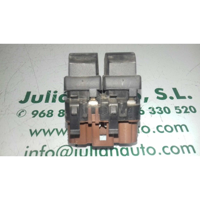 Recambio de mando elevalunas delantero izquierdo para renault scenic ii confort authentique referencia OEM IAM 315050A  MARRON