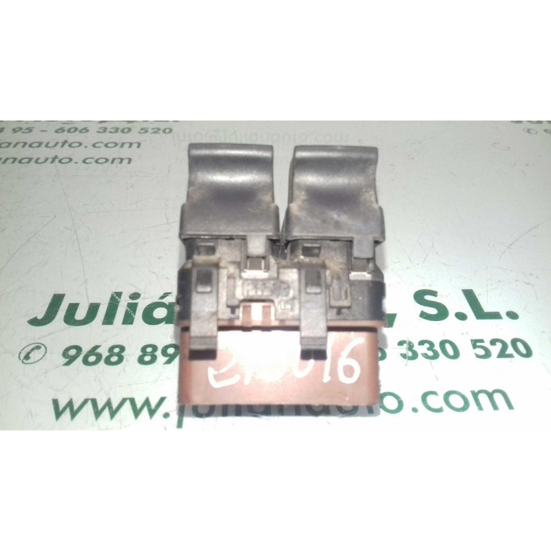 Recambio de mando elevalunas delantero izquierdo para renault scenic ii confort authentique referencia OEM IAM 315050A  MARRON