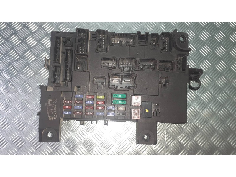 Recambio de caja reles / fusibles para mitsubishi eclipse cross top 4wd referencia OEM IAM 8637B473 10R057749 CONTINENTAL