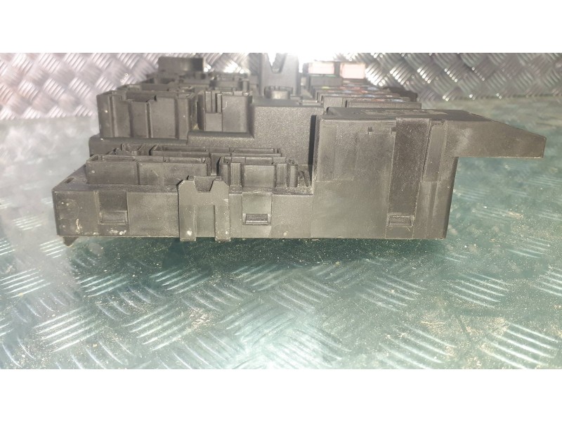 Recambio de caja reles / fusibles para mitsubishi eclipse cross top 4wd referencia OEM IAM 8637B473 10R057749 CONTINENTAL