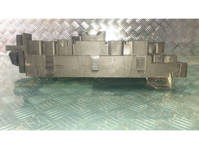 Recambio de caja reles / fusibles para mitsubishi eclipse cross top 4wd referencia OEM IAM 8637B473 10R057749 CONTINENTAL