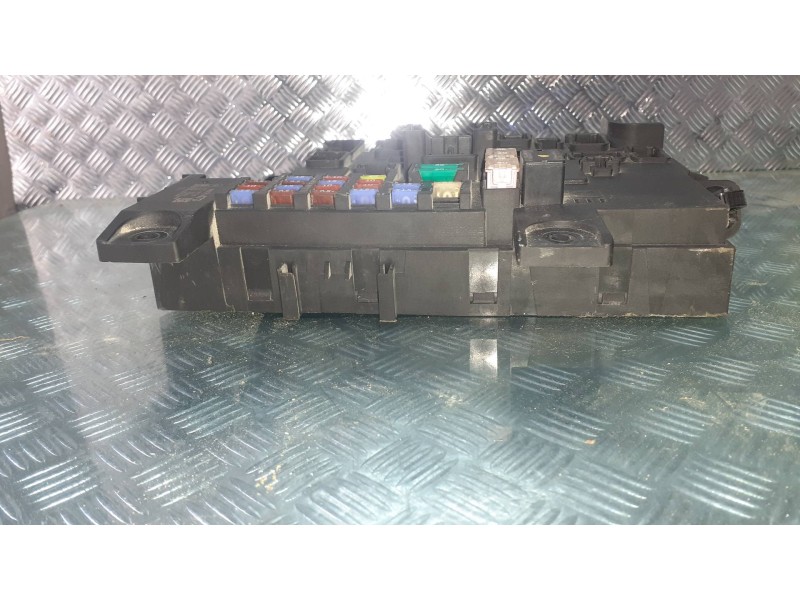 Recambio de caja reles / fusibles para mitsubishi eclipse cross top 4wd referencia OEM IAM 8637B473 10R057749 CONTINENTAL