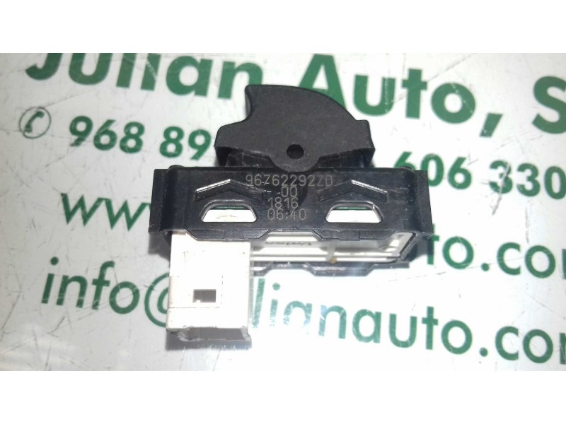 Recambio de mando elevalunas delantero derecho para citroen c3 pure tech referencia OEM IAM 96762292ZD  