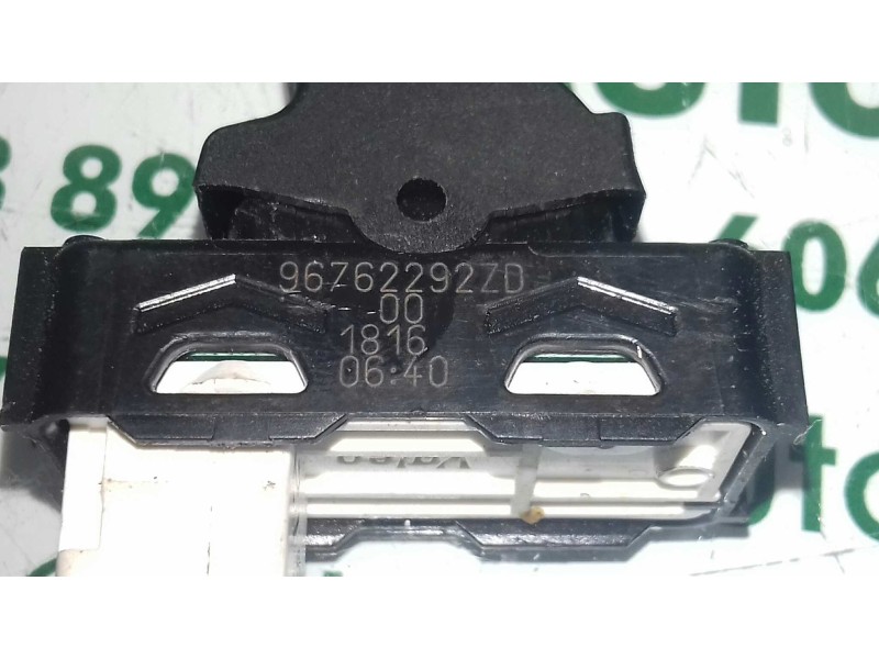 Recambio de mando elevalunas delantero derecho para citroen c3 pure tech referencia OEM IAM 96762292ZD  