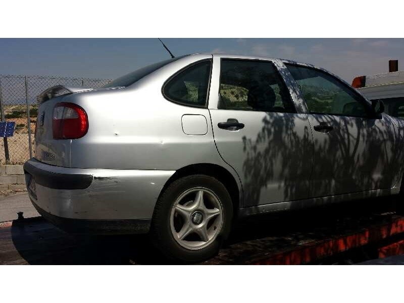 seat cordoba berlina (6k2) del año 2002