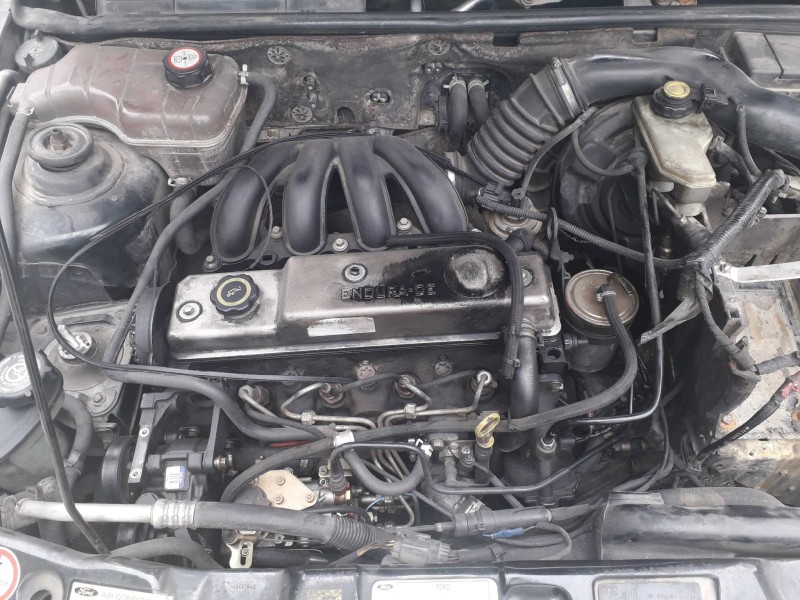 ford fiesta berlina del año 1996