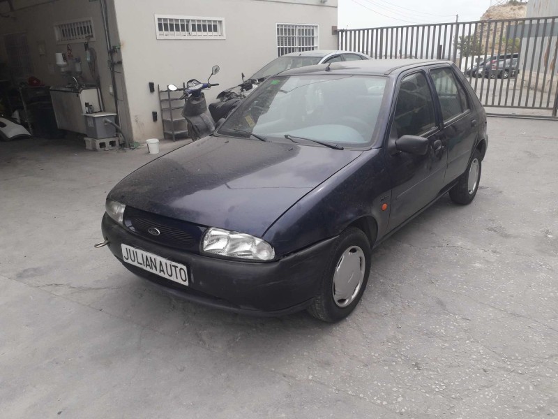 ford fiesta berlina del año 1996