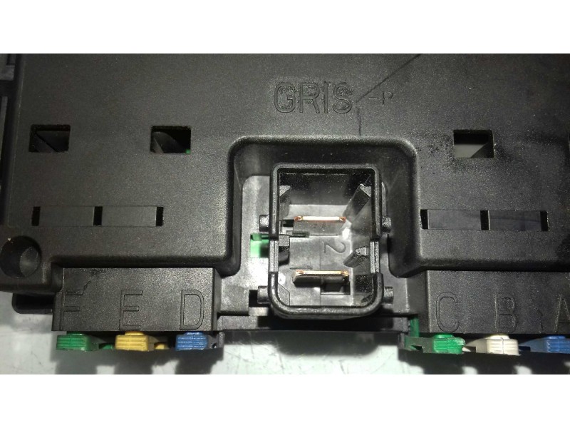 Recambio de caja reles / fusibles para peugeot 206 berlina xn referencia OEM IAM 9626460880 BSI B2 SIEMENS
