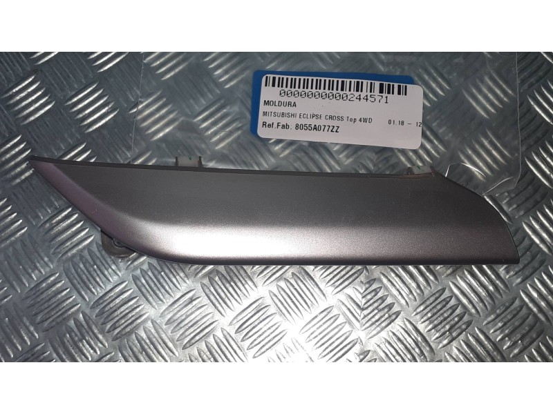 Recambio de moldura para mitsubishi eclipse cross top 4wd referencia OEM IAM 8055A077ZZ  