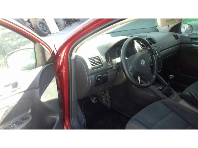 volkswagen golf v berlina (1k1) del año 2004