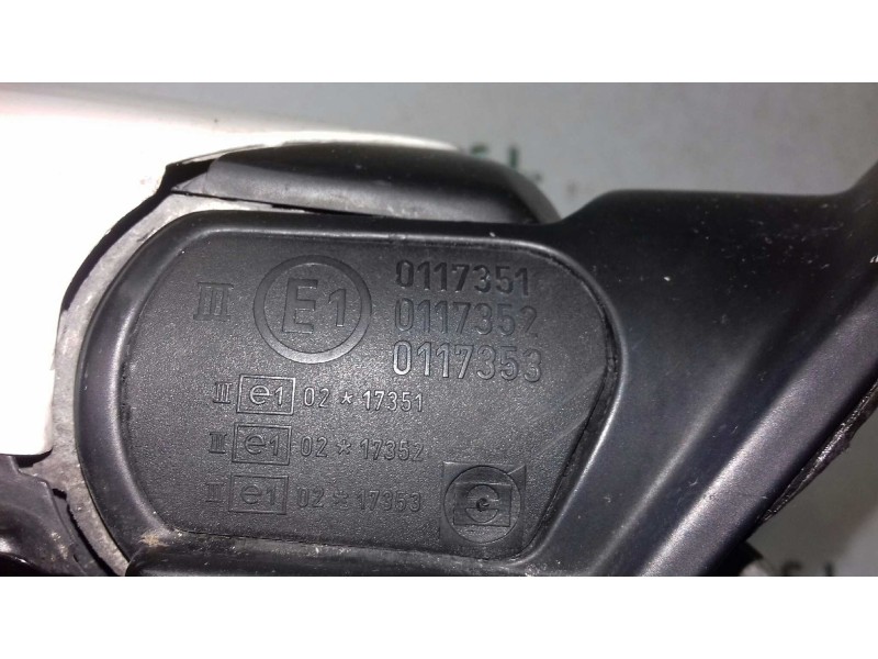 Recambio de retrovisor derecho para bmw serie 3 berlina (e46) 320d referencia OEM IAM 0117351 0117352 ELECTRICO