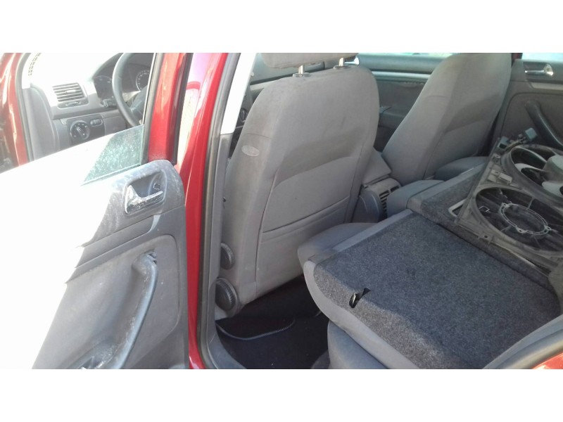 volkswagen golf v berlina (1k1) del año 2004