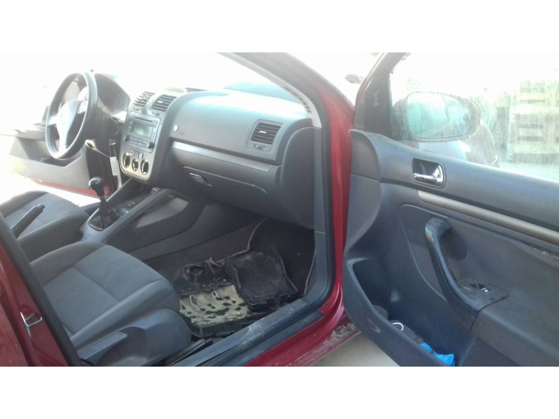 volkswagen golf v berlina (1k1) del año 2004