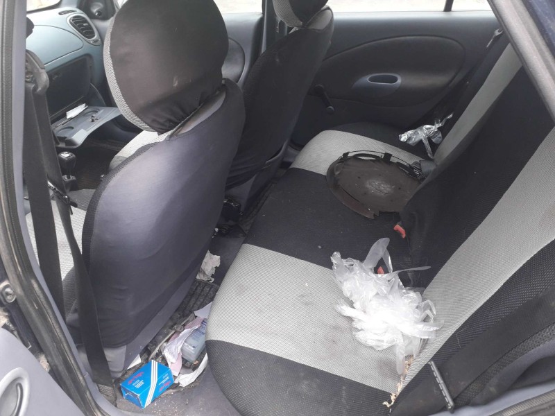 ford fiesta berlina del año 1996