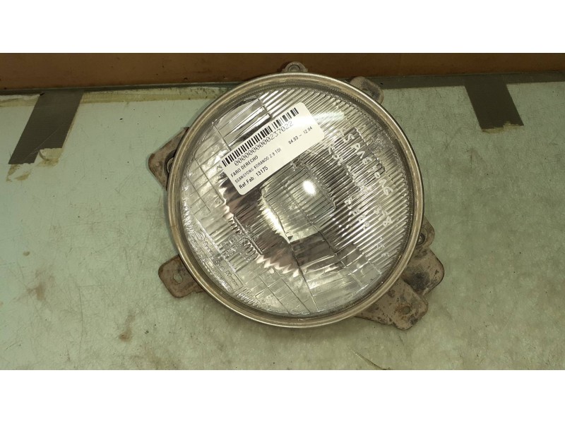 Recambio de faro derecho para ssangyong korando 2.9 tdi referencia OEM IAM 13175  