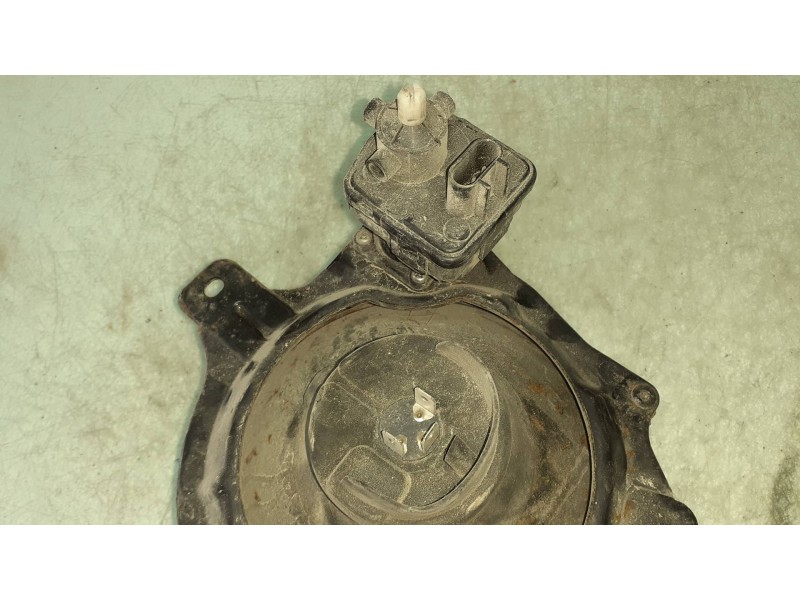 Recambio de faro izquierdo para ssangyong korando 2.9 tdi referencia OEM IAM 13175  