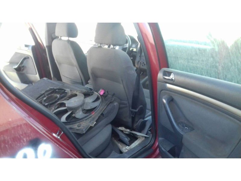 volkswagen golf v berlina (1k1) del año 2004