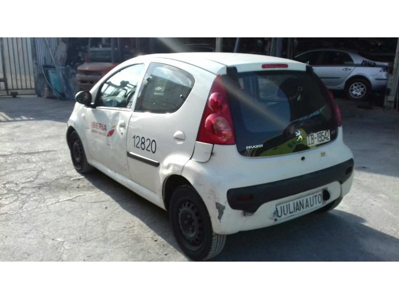 peugeot 107 del año 2010