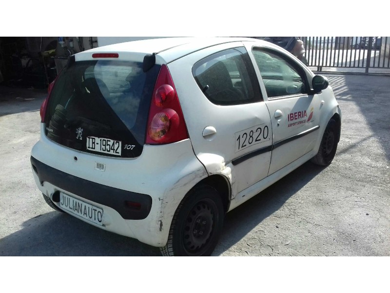 peugeot 107 del año 2010