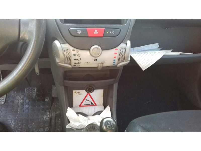 peugeot 107 del año 2010