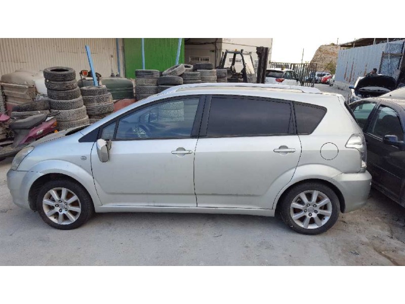 toyota corolla verso (r1) del año 2004
