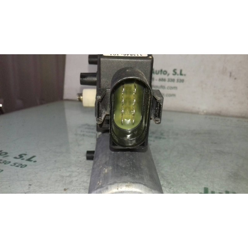 Recambio de motor elevalunas delantero derecho para audi a4 berlina (b5) 1.9 tdi referencia OEM IAM 113846101  