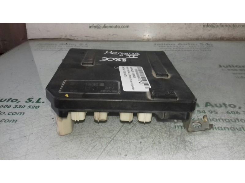 Recambio de caja reles / fusibles para renault megane ii berlina 5p confort authentique referencia OEM IAM 519158075  