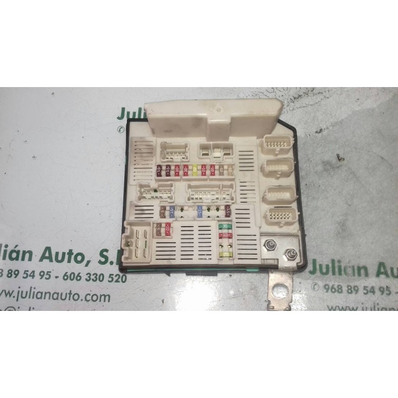 Recambio de caja reles / fusibles para renault megane ii berlina 5p confort authentique referencia OEM IAM 519158075  