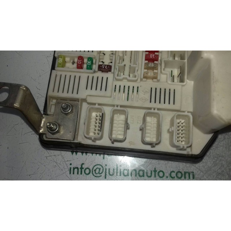 Recambio de caja reles / fusibles para renault megane ii berlina 5p confort authentique referencia OEM IAM 519158075  